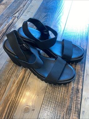 Madden Girl Black Elastic Strap Platform Sandals